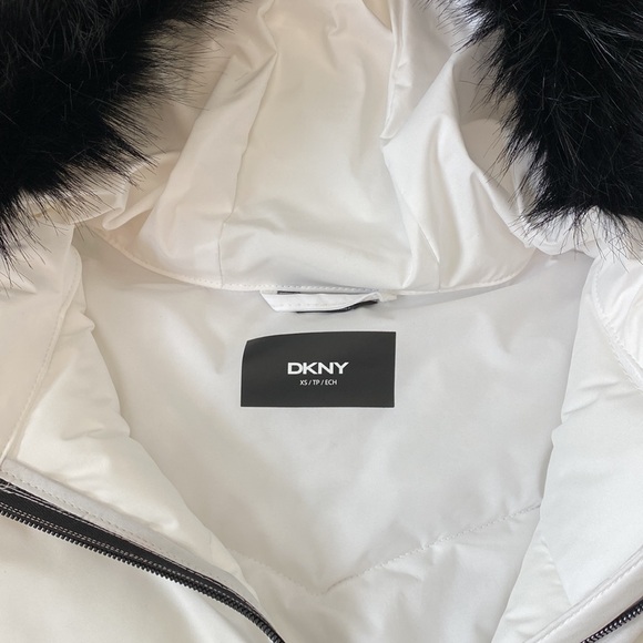 DKNY Puffer Full Zip Up- Preloved - Picture 6 of 15